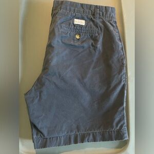 Men’s Vineyard Vines Dark Blue Shorts, size 34